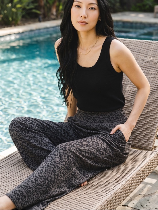 HALARA Pants - HALARA Black & Gray Leopard Wide-Leg Pants